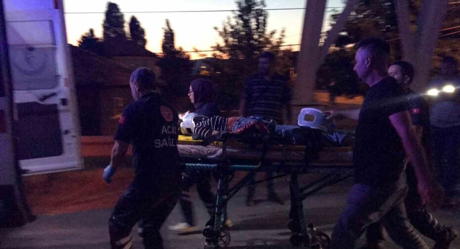Sivas’ta Trajik Trafik Kazası: Genç Kız Yaralandı