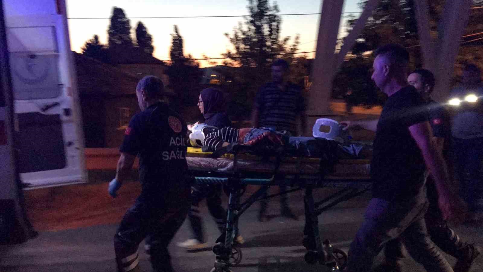 Sivas’ta Trajik Trafik Kazası: Genç Kız Yaralandı