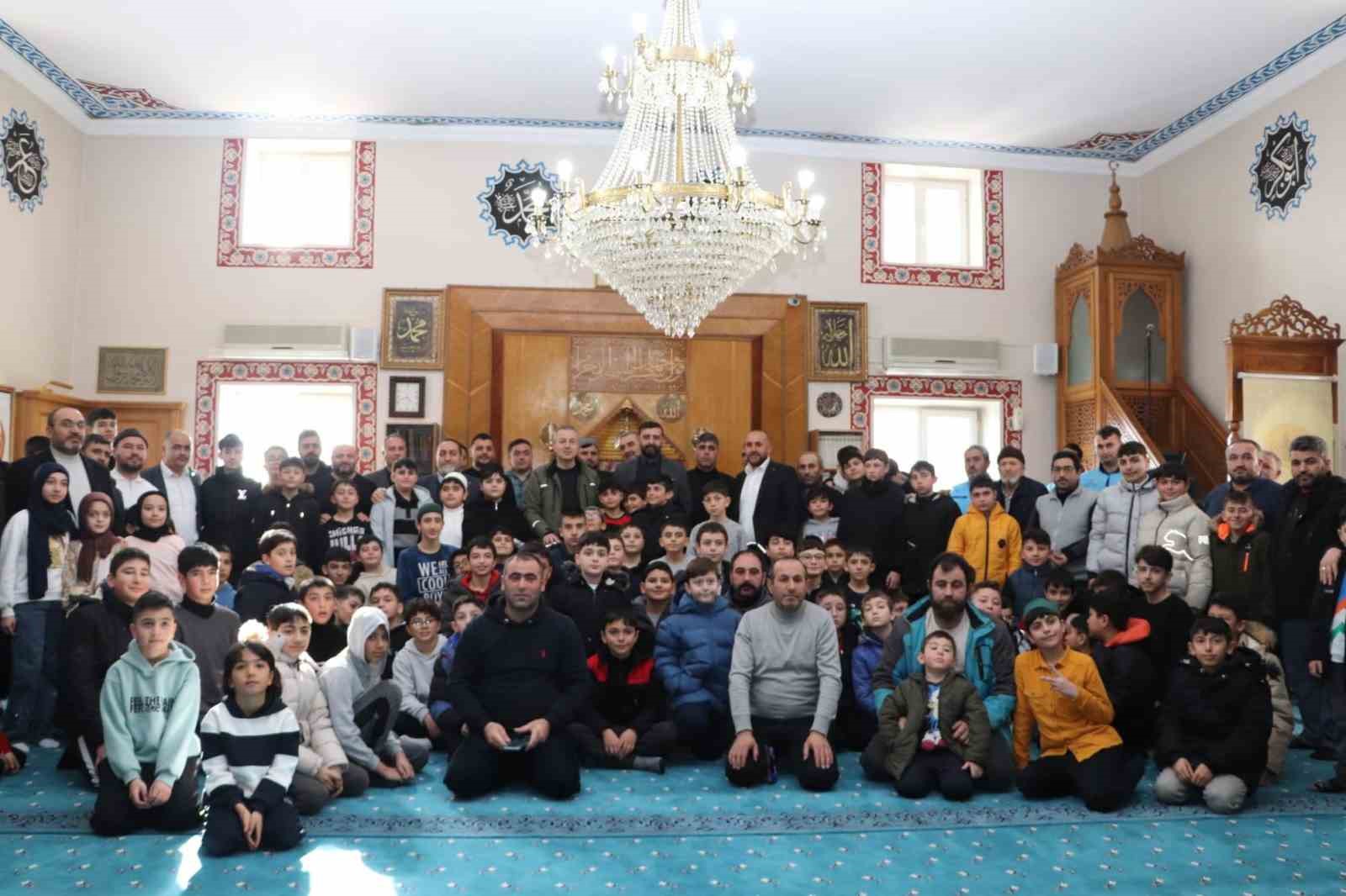 Sivas’ta Öğrencilere Özel Proje: ’40 Vakit Camideyim, Değerlerimi Öğreniyorum’